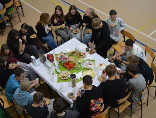 Odłóż telefon, włącz relacje — SP 6 przeciw przemocy rówieśniczej