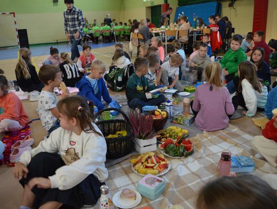 Odłóż telefon, włącz relacje — SP 6 przeciw przemocy rówieśniczej