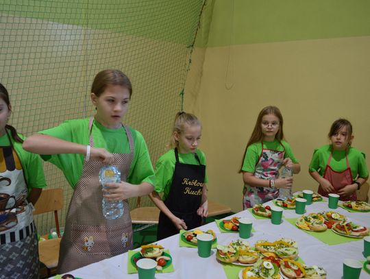 Odłóż telefon, włącz relacje — SP 6 przeciw przemocy rówieśniczej