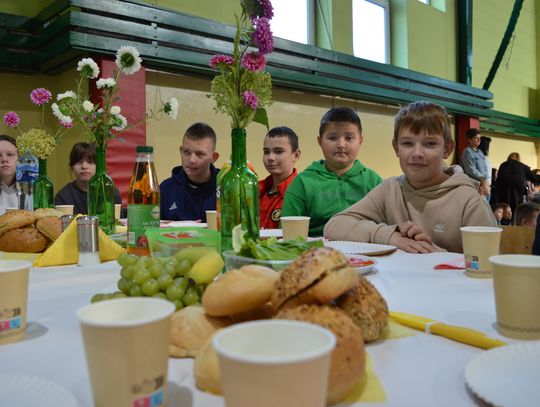 Odłóż telefon, włącz relacje — SP 6 przeciw przemocy rówieśniczej