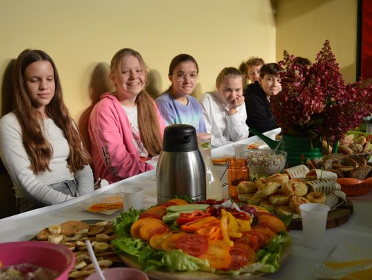 Odłóż telefon, włącz relacje — SP 6 przeciw przemocy rówieśniczej