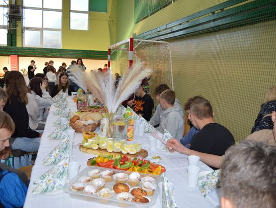 Odłóż telefon, włącz relacje — SP 6 przeciw przemocy rówieśniczej