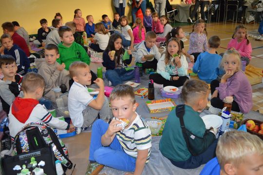 Odłóż telefon, włącz relacje — SP 6 przeciw przemocy rówieśniczej