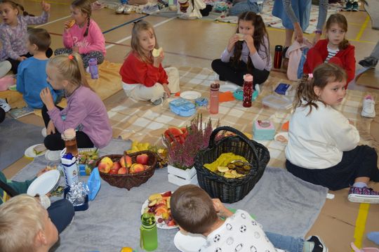 Odłóż telefon, włącz relacje — SP 6 przeciw przemocy rówieśniczej