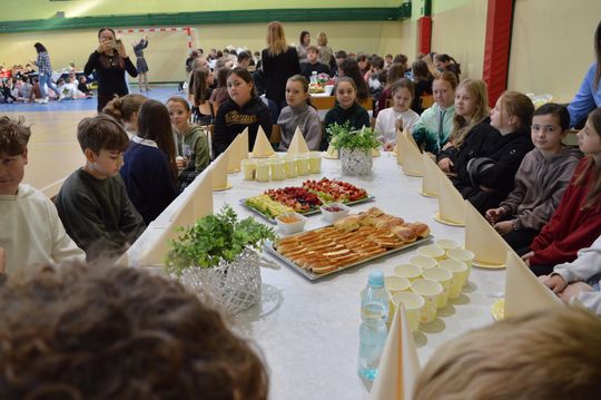 Odłóż telefon, włącz relacje — SP 6 przeciw przemocy rówieśniczej