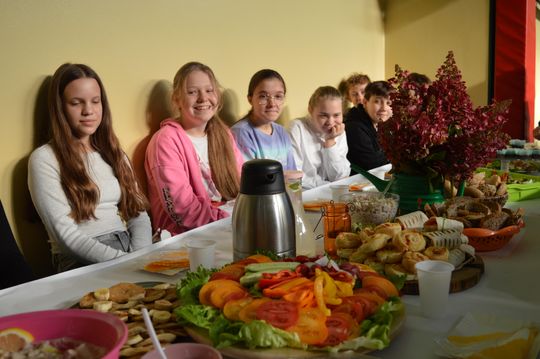 Odłóż telefon, włącz relacje — SP 6 przeciw przemocy rówieśniczej