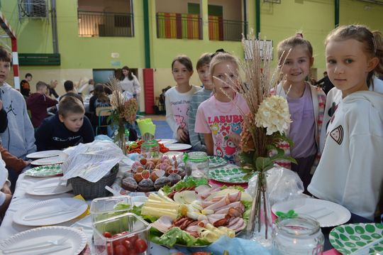 Odłóż telefon, włącz relacje — SP 6 przeciw przemocy rówieśniczej