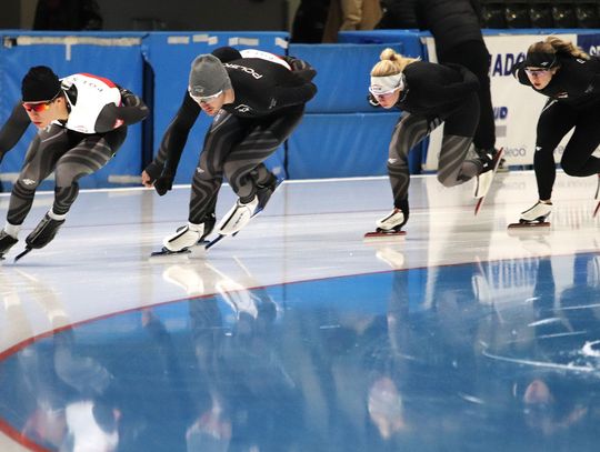 Kadra Polski Łyżwiarzy szybkich trenuje w Tomaszowie Mazowieckim Kadra Polski Łyżwiarzy szybkich trenuje w Tomaszowie Mazowieckim