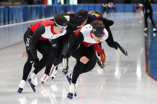 Kadra Polski Łyżwiarzy szybkich trenuje w Tomaszowie Mazowieckim Kadra Polski Łyżwiarzy szybkich trenuje w Tomaszowie Mazowieckim