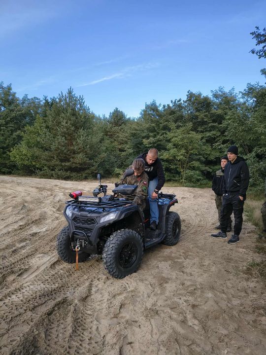 Na czterech kołach przez las: Strzelcy z JS 1002 zaliczyli szkolenie na quadach