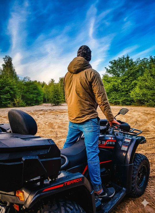 Na czterech kołach przez las: Strzelcy z JS 1002 zaliczyli szkolenie na quadach