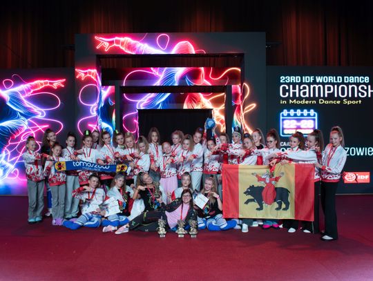 29 zawodniczek Akademii Tańca Sportowego Aster walczyło o tytuły Mistrzostw Świata International Dance Federation (IDF) – World Dance Championships
