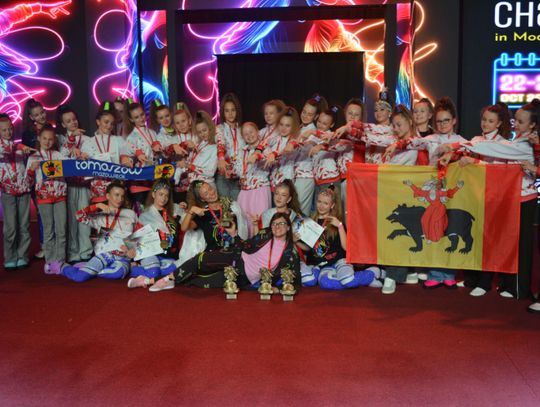 29 zawodniczek Akademii Tańca Sportowego Aster walczyło o tytuły Mistrzostw Świata International Dance Federation (IDF) – World Dance Championships