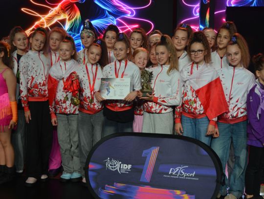 29 zawodniczek Akademii Tańca Sportowego Aster walczyło o tytuły Mistrzostw Świata International Dance Federation (IDF) – World Dance Championships
