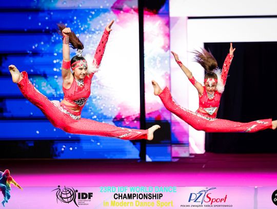 29 zawodniczek Akademii Tańca Sportowego Aster walczyło o tytuły Mistrzostw Świata International Dance Federation (IDF) – World Dance Championships