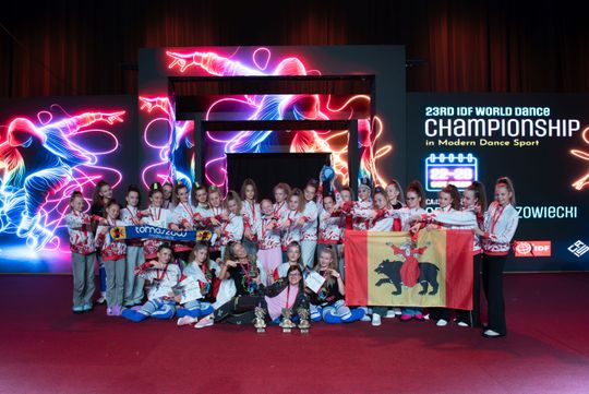 29 zawodniczek Akademii Tańca Sportowego Aster walczyło o tytuły Mistrzostw Świata International Dance Federation (IDF) – World Dance Championships