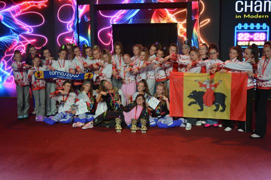 29 zawodniczek Akademii Tańca Sportowego Aster walczyło o tytuły Mistrzostw Świata International Dance Federation (IDF) – World Dance Championships