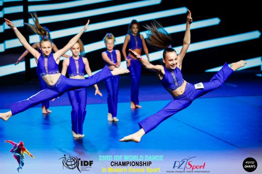 29 zawodniczek Akademii Tańca Sportowego Aster walczyło o tytuły Mistrzostw Świata International Dance Federation (IDF) – World Dance Championships
