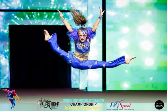 29 zawodniczek Akademii Tańca Sportowego Aster walczyło o tytuły Mistrzostw Świata International Dance Federation (IDF) – World Dance Championships