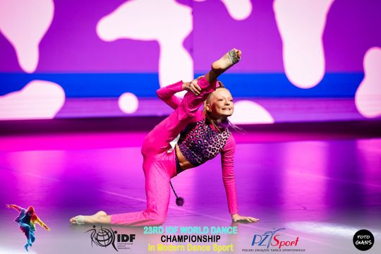 29 zawodniczek Akademii Tańca Sportowego Aster walczyło o tytuły Mistrzostw Świata International Dance Federation (IDF) – World Dance Championships