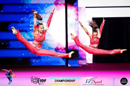 29 zawodniczek Akademii Tańca Sportowego Aster walczyło o tytuły Mistrzostw Świata International Dance Federation (IDF) – World Dance Championships