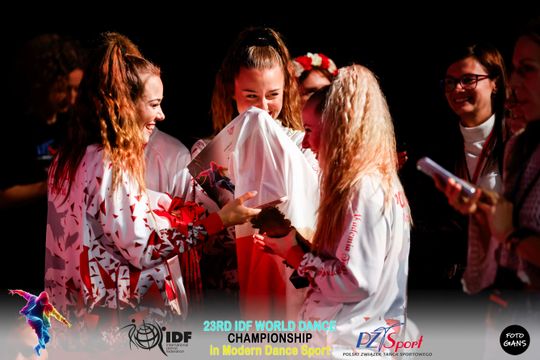 29 zawodniczek Akademii Tańca Sportowego Aster walczyło o tytuły Mistrzostw Świata International Dance Federation (IDF) – World Dance Championships