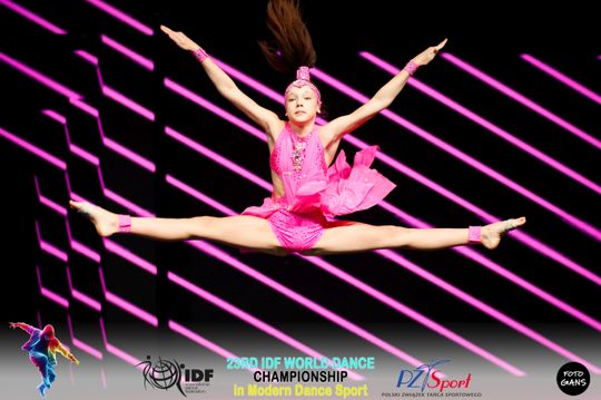 29 zawodniczek Akademii Tańca Sportowego Aster walczyło o tytuły Mistrzostw Świata International Dance Federation (IDF) – World Dance Championships