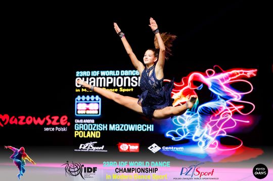 29 zawodniczek Akademii Tańca Sportowego Aster walczyło o tytuły Mistrzostw Świata International Dance Federation (IDF) – World Dance Championships