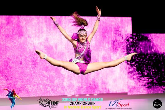 29 zawodniczek Akademii Tańca Sportowego Aster walczyło o tytuły Mistrzostw Świata International Dance Federation (IDF) – World Dance Championships