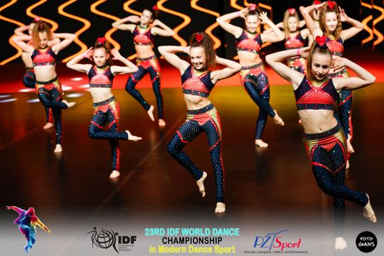 29 zawodniczek Akademii Tańca Sportowego Aster walczyło o tytuły Mistrzostw Świata International Dance Federation (IDF) – World Dance Championships