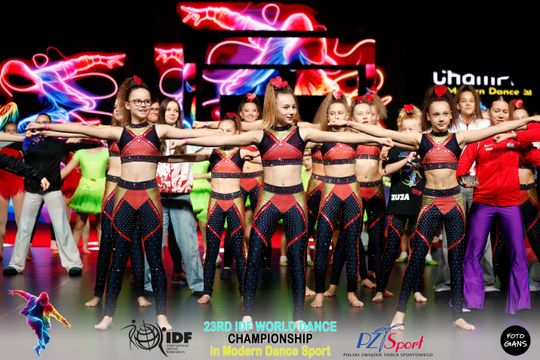 29 zawodniczek Akademii Tańca Sportowego Aster walczyło o tytuły Mistrzostw Świata International Dance Federation (IDF) – World Dance Championships