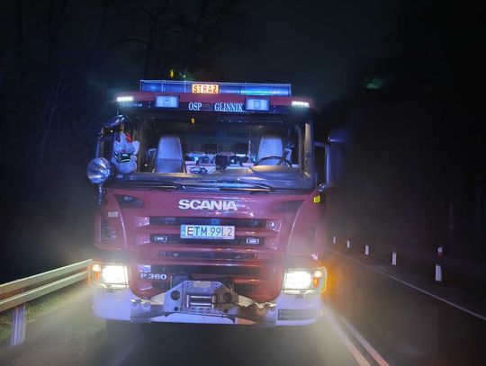 Kolizja na drodze krajowej nr 48. Jeden z pojazdów dachował Kolizja na drodze krajowej nr 48. Jeden z pojazdów dachował