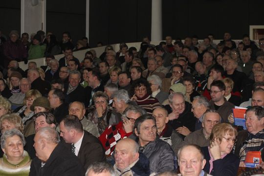 Sala kina wypełniona po brzegi