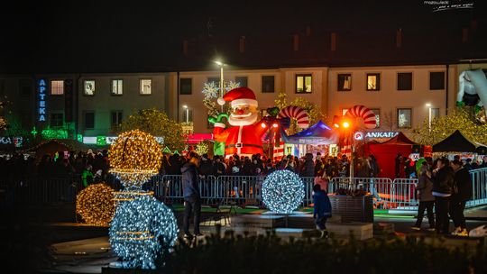 Odlotowe Miejskie Mikołajki i Świąteczny Jarmark rozświetliły Plac Kościuszki Odlotowe Miejskie Mikołajki i Świąteczny Jarmark rozświetliły Plac Kościuszki