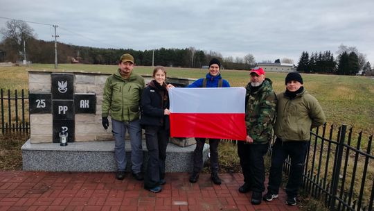 Społeczność ZSP nr 8 uczciła pamięć żołnierzy Armii Krajowej