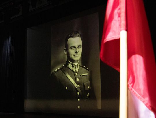 Żywa lekcja historii w PCAS. Tomaszowska młodzież uczciła Żołnierzy Wyklętych