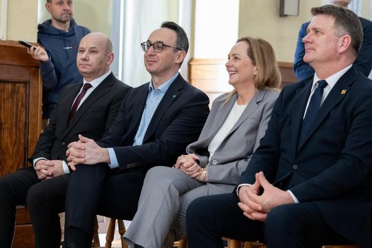 Uroczystość podpisania umowy w Urzędzie Miasta w Tomaszowie Maz
