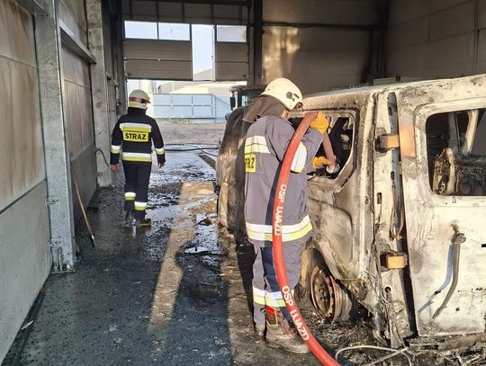 Tragiczny pożar hali w Olszowej. Nie żyje 48-letni mężczyzna