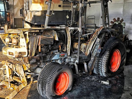 Tragiczny pożar hali w Olszowej. Nie żyje 48-letni mężczyzna