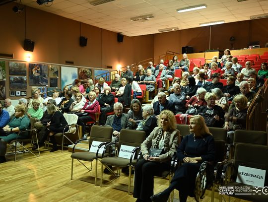XIX Tomaszowskie Teatralia rozpoczęte. Nastrojowy wieczór pełen muzyki i poezji