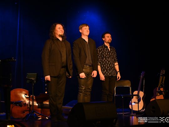 XIX Tomaszowskie Teatralia rozpoczęte. Nastrojowy wieczór pełen muzyki i poezji