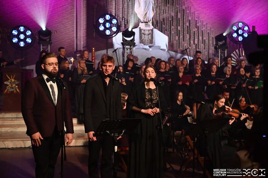 Muzyka, która zatrzymuje czas. Wyjątkowy koncert pasyjny w Tomaszowie Mazowieckim