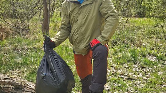 Brzegi Pilicy znów oddychają. Wspólna akcja sprzątania w Tomaszowie Mazowieckim