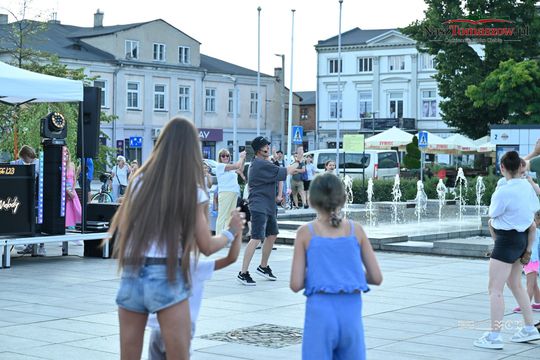 Plac Kościuszki znów zatańczył. „Roztańczony Tomaszów” przyciągnął mieszkańców