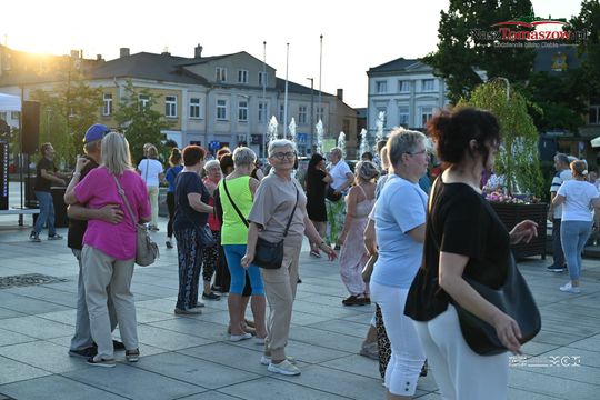 Plac Kościuszki znów zatańczył. „Roztańczony Tomaszów” przyciągnął mieszkańców