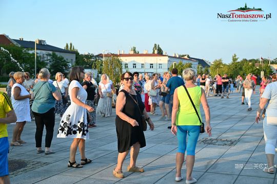 Plac Kościuszki znów zatańczył. „Roztańczony Tomaszów” przyciągnął mieszkańców