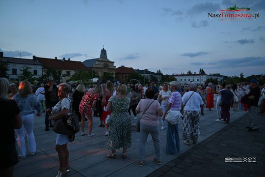 Plac Kościuszki znów zatańczył. „Roztańczony Tomaszów” przyciągnął mieszkańców