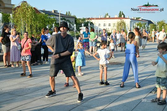 Plac Kościuszki znów zatańczył. „Roztańczony Tomaszów” przyciągnął mieszkańców