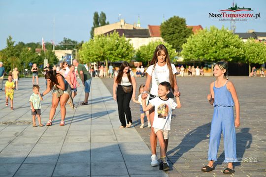 Plac Kościuszki znów zatańczył. „Roztańczony Tomaszów” przyciągnął mieszkańców
