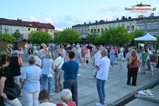 Plac Kościuszki znów zatańczył. „Roztańczony Tomaszów” przyciągnął mieszkańców